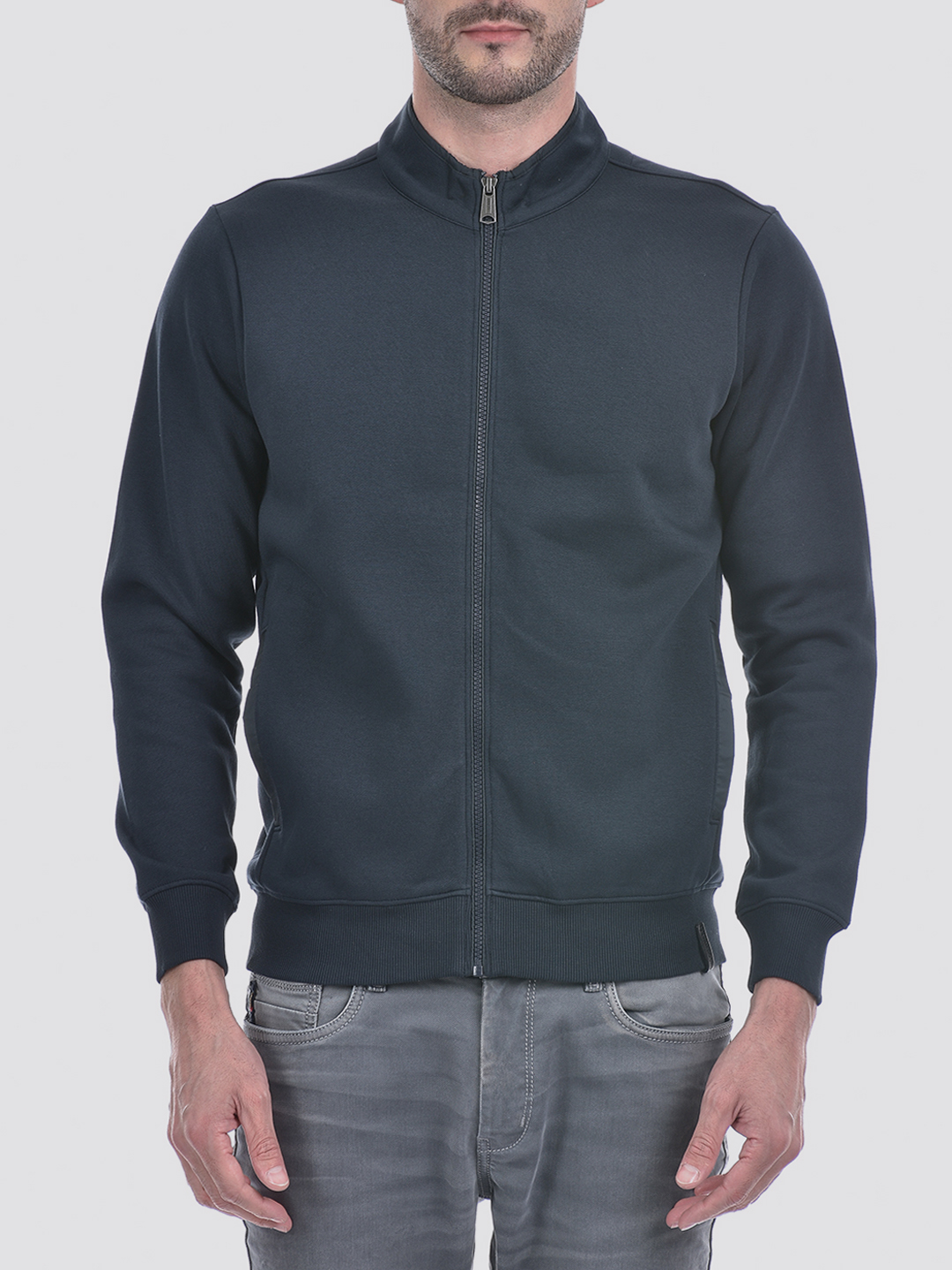 Numero Uno Men Solid Regular Fit Sweatshirt